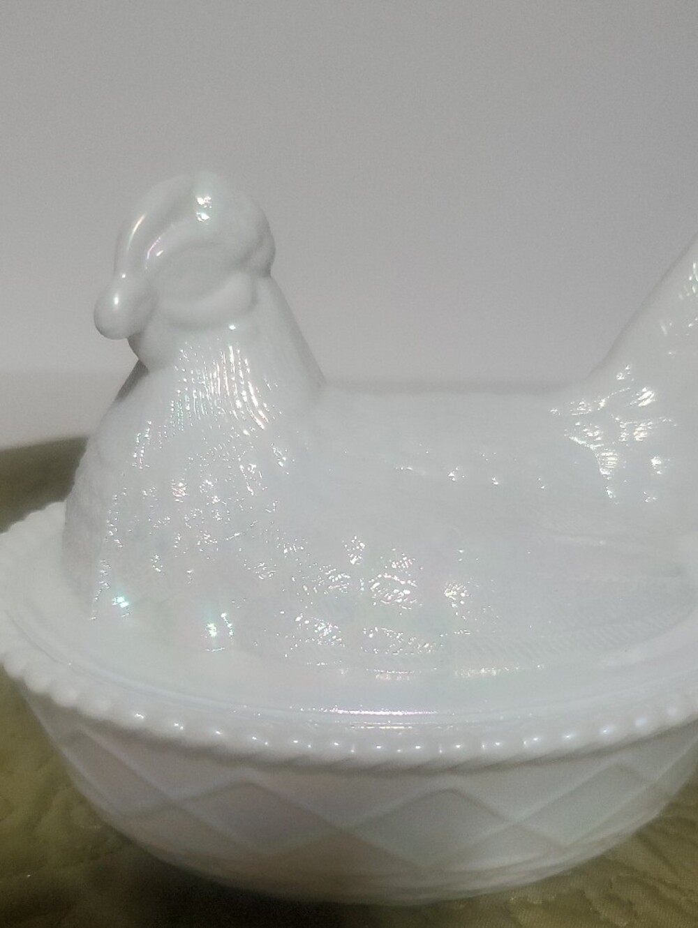 Vtg Westmorland Iridescent White Milk Glass Hen On Nest - Picture 6 of 9